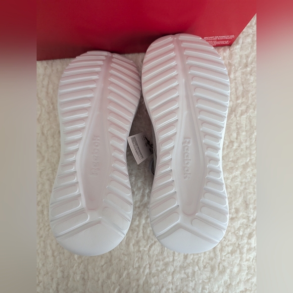 Reebok Women Running Shoes Size 10. - Picture 6 of 6